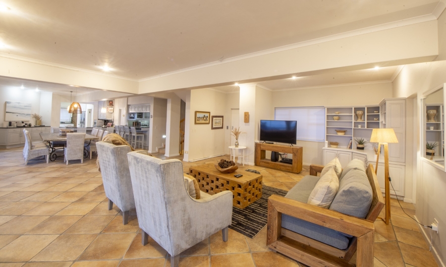 9 Bedroom Property for Sale in Poortjies Western Cape